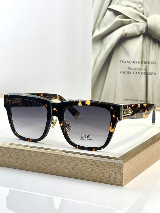 Picture of Dior Sunglasses _SKUfw76512991fw